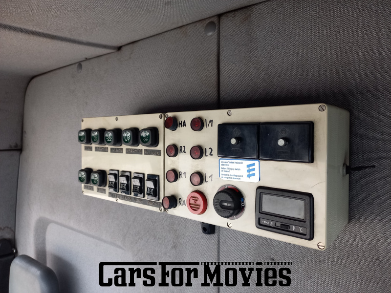 CarsForMovies | Mercedes Benz T2 711D Gefangenentransporter 1994 Deutschland Grün Braun Einsatzfahrzeug Spezialfahrzeug Sachsen 6194 Polizei Justiz 110 